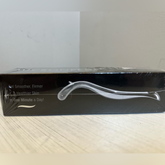 Beauty ORA Microneedle Face Roller System 0.25mm - Picture 4 of 8